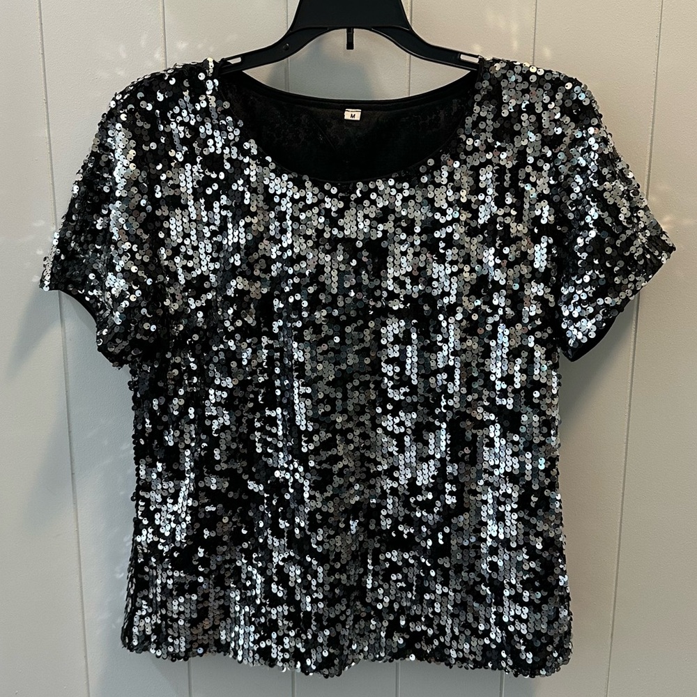 Sparkly black & Silver Sequin Top, like new, size medium